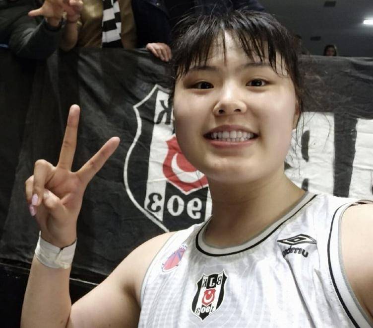 李月汝首发砍10分15板篮板创WNBA生涯新高