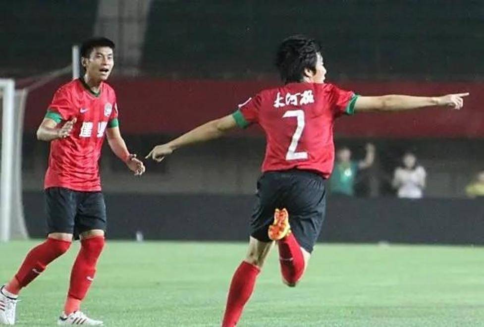 九游体育-关于离别之际，33岁国安国脚李磊泪洒工体，或将回归河南队的信息